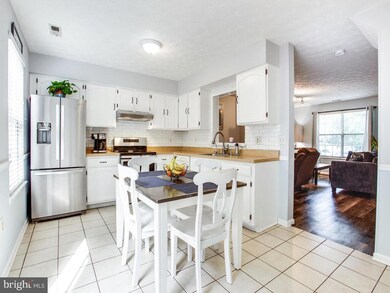 18622 Winding Creek Place, Germantown, MD 20874 - photo 3