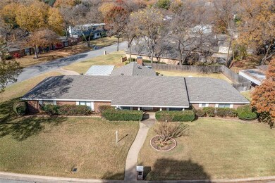 4000 Woodvine Dr, Euless, TX 76040 - photo 3