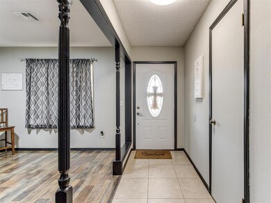 1320 E Hills Dr, Moore, OK 73160 - photo 5