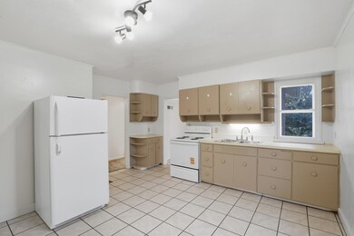 1109 E 2nd St, Muscatine, IA 52761 - photo 6