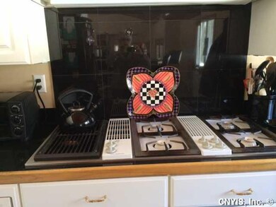 Kitchen. Serious cooks love a gas stove, and this 