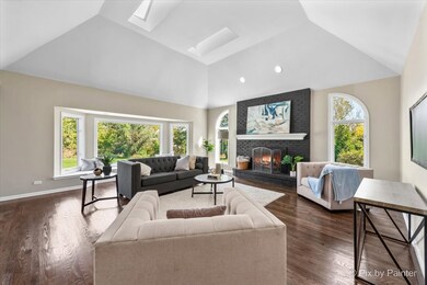 4211 Colton Cir, Naperville, IL 60564 - photo 7