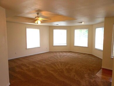 948 Hopkins Rd, Central Point, OR 97502 - photo 3