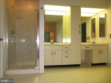 11116 Valley Heights Dr, Owings Mills, MD 21117 - photo 4