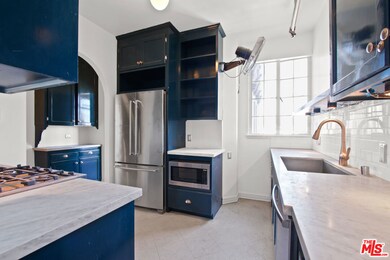 450 N Rossmore Ave, Los Angeles, CA 90004 - photo 7