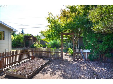 1441 Luella St, Eugene, OR 97401 - photo 5