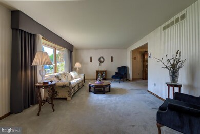 739 York Rd, Mount Laurel, NJ 08054 - photo 5