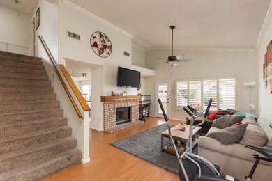 1370 W Elgin (2 of 27)