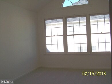 8210 Westwood Mews Ct, Vienna, VA 22182 - photo 3