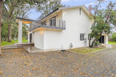 06 - Front of Property