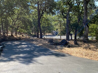 750 Meadow Lark Ln, Grants Pass, OR 97526 - photo 4