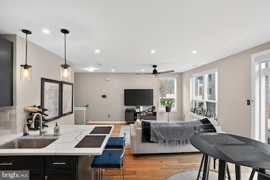 912 Riverplace Dr unit M, Conshohocken, PA 19428 - photo 3