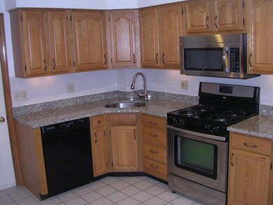 35 Merrymount Rd unit 14, Quincy, MA 02169 - photo 4