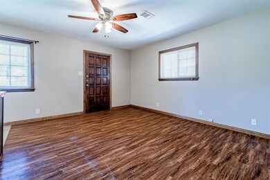 938 W Coffin St, Denison, TX 75020 - photo 3