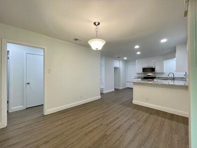 512 Livingston Dr, Hurst, TX 76053 - photo 7