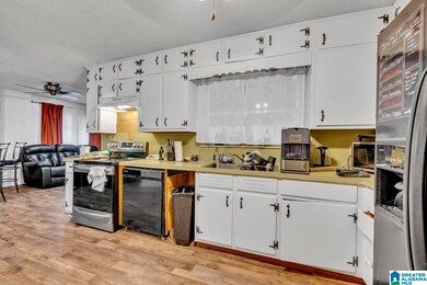 816 Hickory Dr, Birmingham, AL 35215 - photo 3