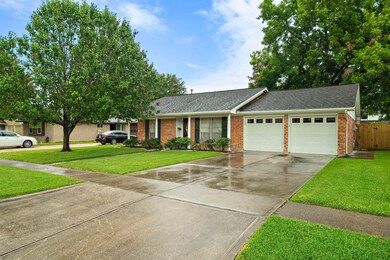 9950 Kirkshire Dr, Houston, TX 77089 - photo 2