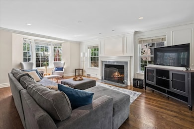 526 Orchard Ln, Winnetka, IL 60093 - photo 3