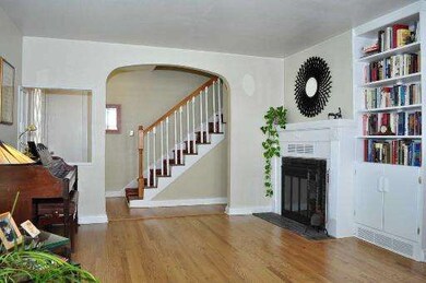 370 N Highland Ave, Elmhurst, IL 60126 - photo 3