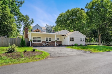 42 Myrtle Ave, Newburyport, MA 01950 - photo 6