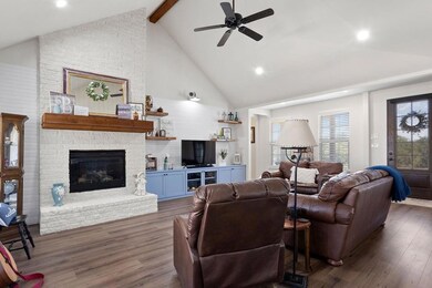 300 N Saddle Spur Ct, Weatherford, TX 76087 - photo 5