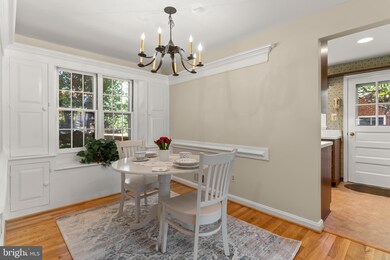 3904 Whispering Ln, Falls Church, VA 22041 - photo 4