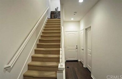 1st floor stairway & hall