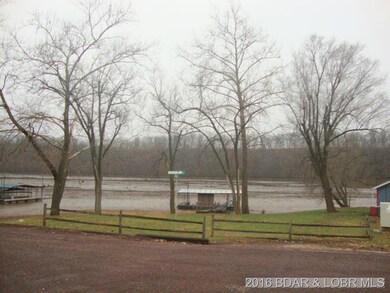 Common Ground w Lake Access