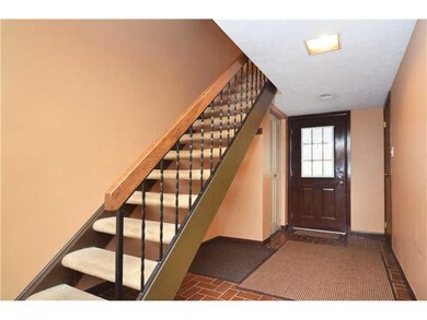 Entry/Foyer.