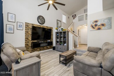 6)GREAT ROOM