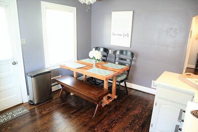 3520 McDaneil kitchen dining