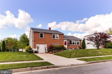 606 Wallerson Rd, Catonsville, MD 21228 - photo 2