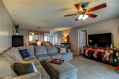 407 Windsor Ln, Statesville, NC 28677 - photo 7