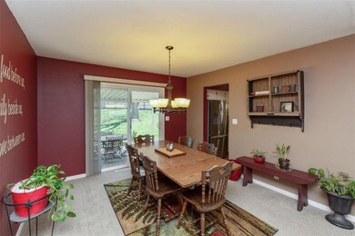 2455 10th Ave SW, Cedar Rapids, IA 52404 - photo 7