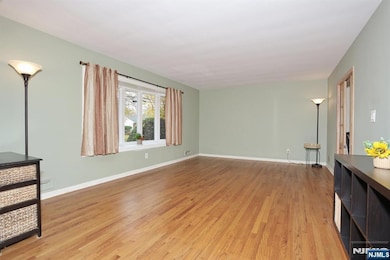 787 Schaefer Ave, Oradell, NJ 07649 - photo 4