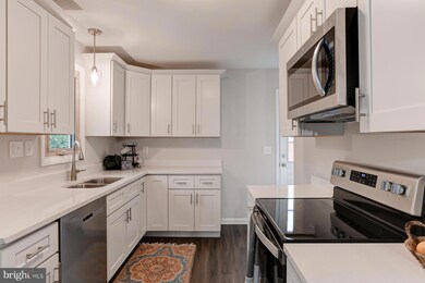 1337 S Queen St, Palmyra, PA 17078 - photo 4