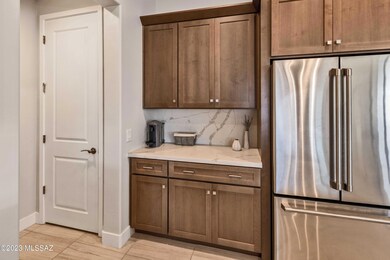 Kitchen Valet & Fridge