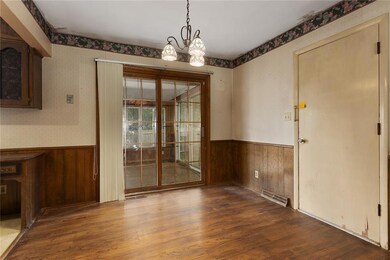 205 E Maple St, Raymore, MO 64083 - photo 7