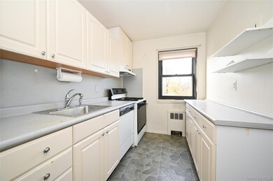 245-12 62nd Ave unit G/3 Lower, Little Neck, NY 11362 - photo 7