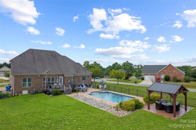 133 Mills Plantation Cir, Troutman, NC 28166 - photo 3