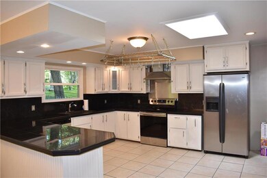 5129 Pine Tree Ln, Pocono Summit, PA 18346 - photo 4