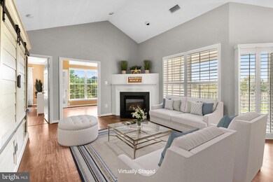 43114 Watercrest Square unit 304, Chantilly, VA 20152 - photo 2