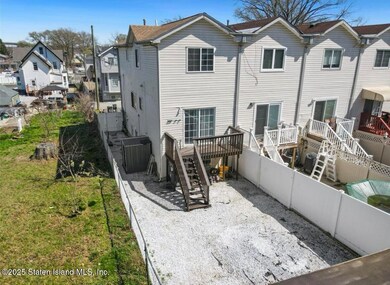 10 Noah Ct, Staten Island, NY 10303 - photo 3
