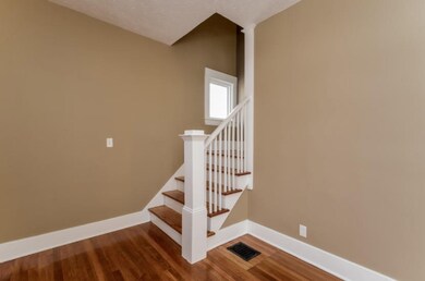 005-Foyer-877179-mls