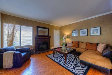 005_Family Room