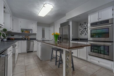 16 Woodland Dr, Londonderry, NH 03053 - photo 6