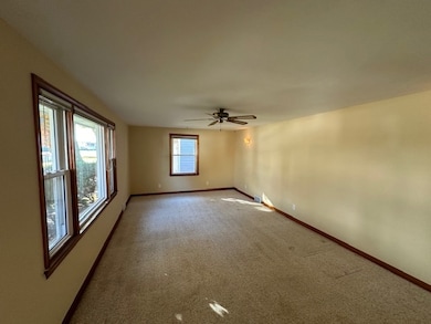 1406 Cook Blvd, Bradley, IL 60915 - photo 4