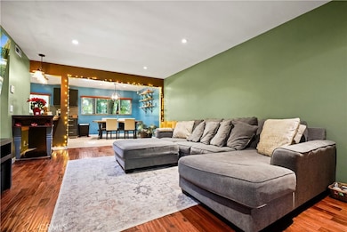 15457 Moorpark St unit 1, Sherman Oaks, CA 91403 - photo 2