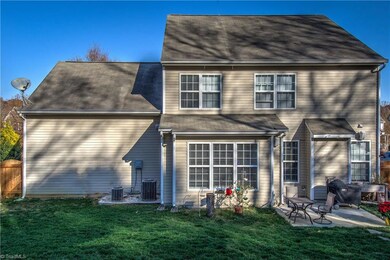 305 Jamestown Oaks Dr, Jamestown, NC 27282 - photo 5