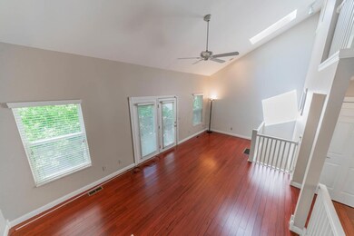 unlisted-address, Columbus, OH 43201 - photo 7